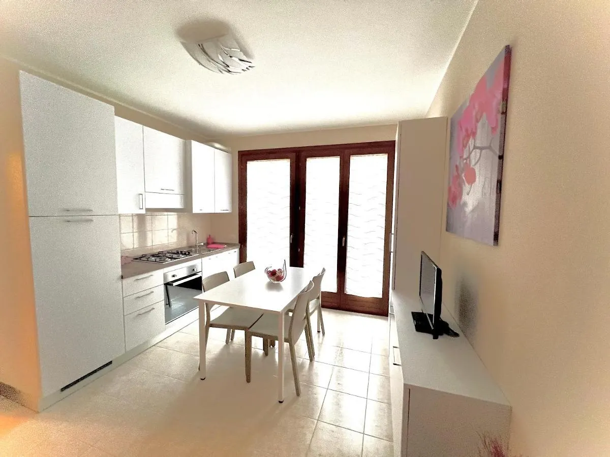 Petite Maison Sirmione 0*,