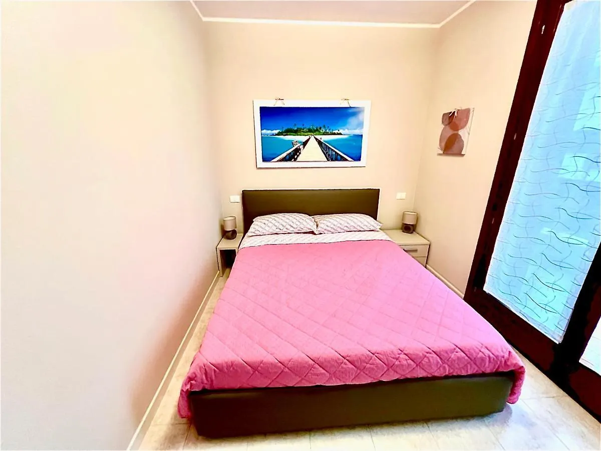 Petite Maison Sirmione 0*,  Italia